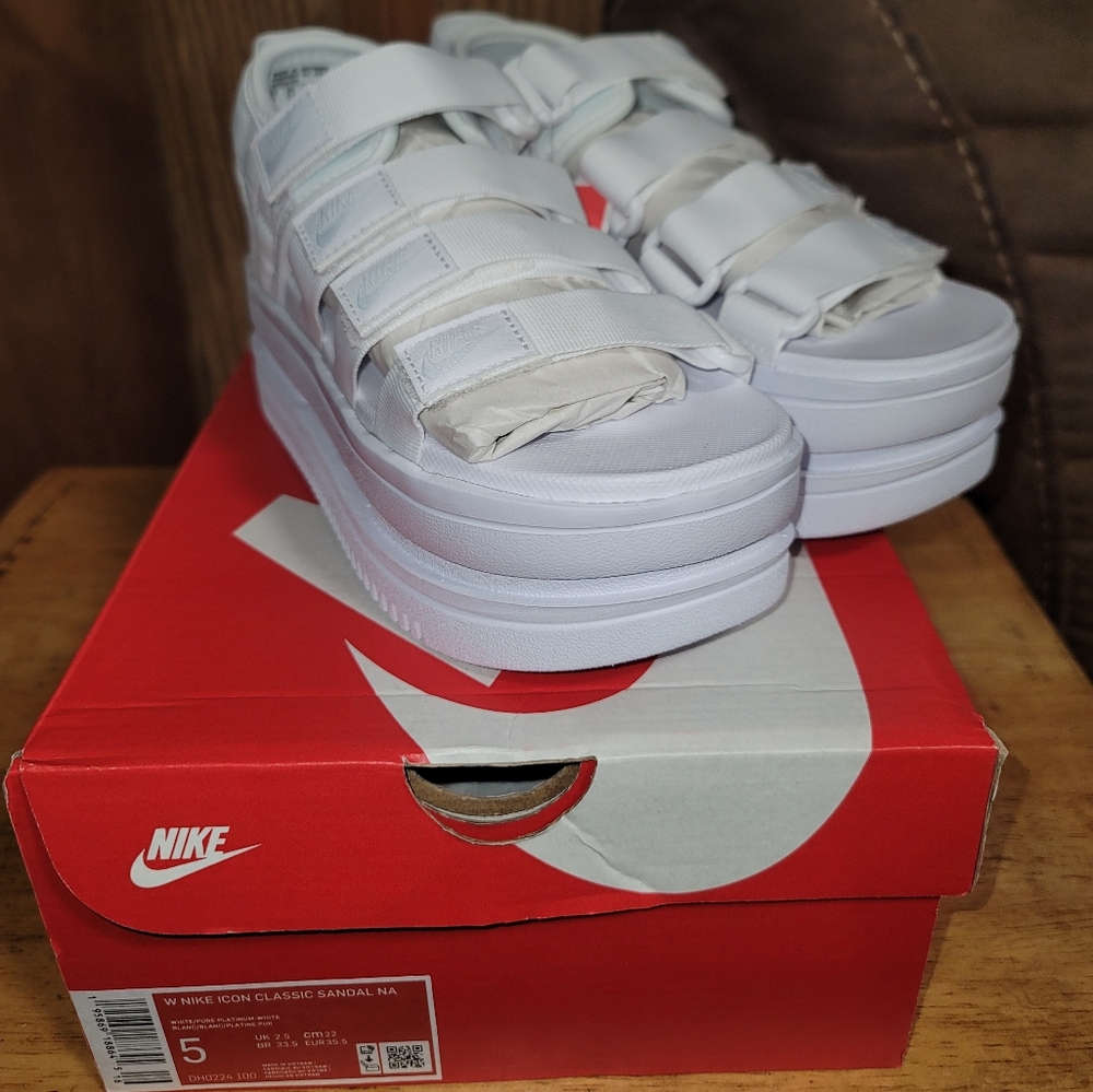 Nike icon classic sandal NA DH0224 100